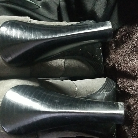 Calvin Klien Gray boot sz. 10 - Picture 5 of 13